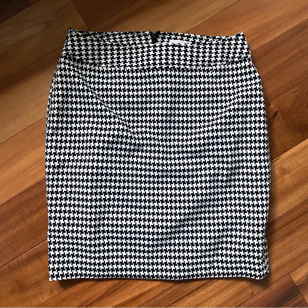 Retro Style Worthington Houndstooth Midi Skirt